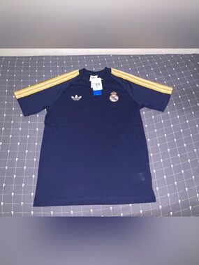 Adidas Real Madrid Originals T-Shirt KE3848 Size: Medium